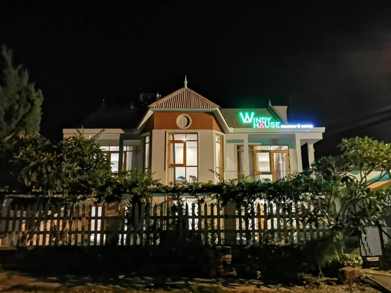 Windy House Hotel Да Лат Екстериор снимка